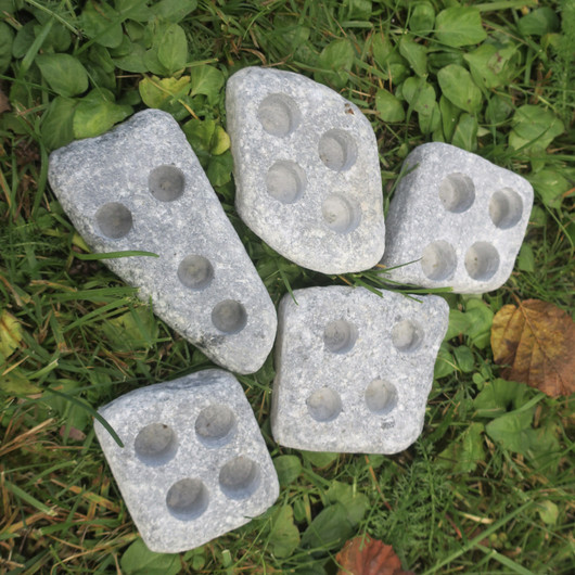 Höyrykivi saunaan kiukaalle 3-5 reikää, suomalainen vuolukivi 