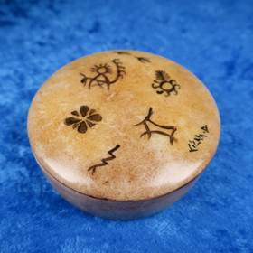 Rasia shamaanikuviot keramiikkaa 6cm halkaisija. 