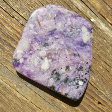 Tsharoiitti rumpuhiottu 53g 57x57x13mm 64j5. Katso video