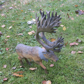 Veistos iso poro, korkeus 40cm, pituus 28-30cm, puuta