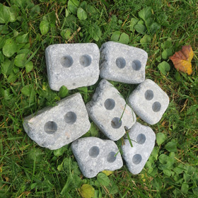 Höyrykivi saunaan kiukaalle 2 reikää, suomalainen vuolukivi 