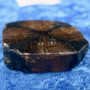 Kiastoliitti siivu 30g extra 36x36x8mm ristikivi nro jj31