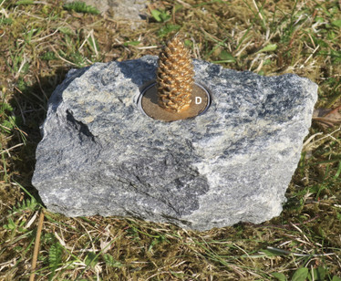 Tuikkualusta serpentiniitti valitse kuvista A, B,C, D,E,X