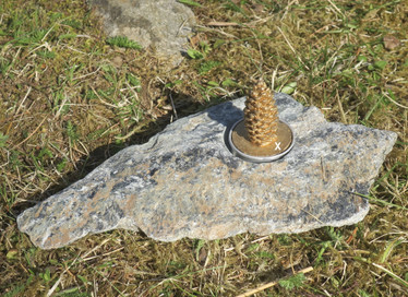 Tuikkualusta serpentiniitti valitse kuvista A, B,C, D,E,X