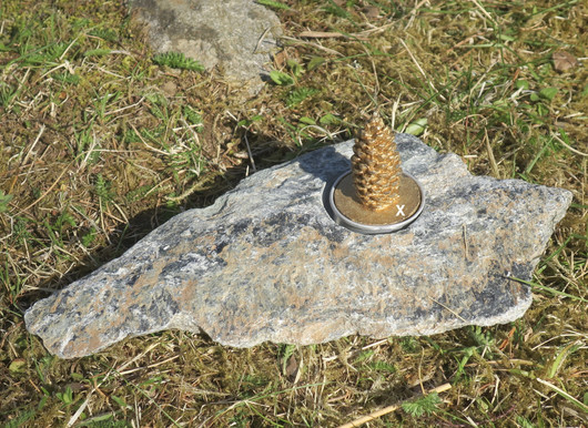 Tuikkualusta serpentiniitti valitse kuvista A, B,C, D,E,X