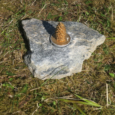 Tuikkualusta serpentiniitti valitse kuvista R,S,T,U,V
