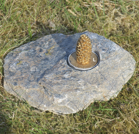 Tuikkualusta serpentiniitti valitse kuvista G,L,F