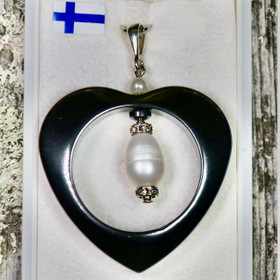 Riipus makeanvedenhelmi hematiittisydämessä zirkonikoristein