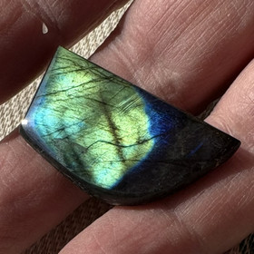 Spektroliitti kapussi. Ylämaa KSP46