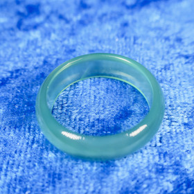 Akaattisormus vihreä läpikuultavampi kivisormus 18mm leveys 6mm