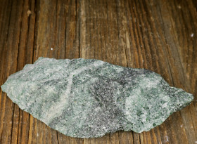 Fuksiittikvartsiitti 172g 135x50x20mm Suomi Hi90