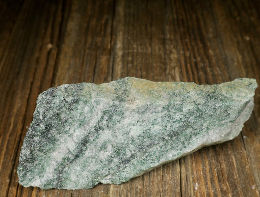 Fuksiittikvartsiitti 175g 120x40x35mm Suomi Hi90