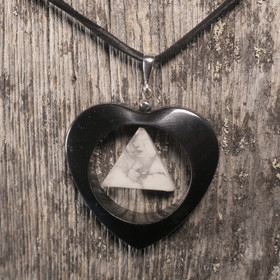 Riipus hematiittisydän ja hematiitti, valkoinen magnesiitti M8