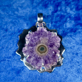 Hopeariipus ametisti stalaktiittisiivu B