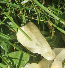 Kalsiitti keltainen kide 16g Suomi Hi151 