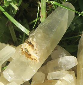 Kalsiitti keltainen kide 22g Suomi Hi151 