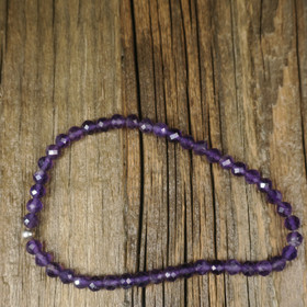 Rannekoru ametisti viistehiottu tumma 4mm 17-18cm