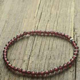 Rannekoru almandiini granaatti viistehiottu 3,5mm 17cm