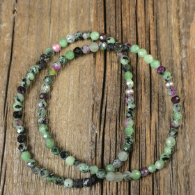 Rannekoru rubiinizoisiitti anyoliitti viistehiottu 4mm 17cm 