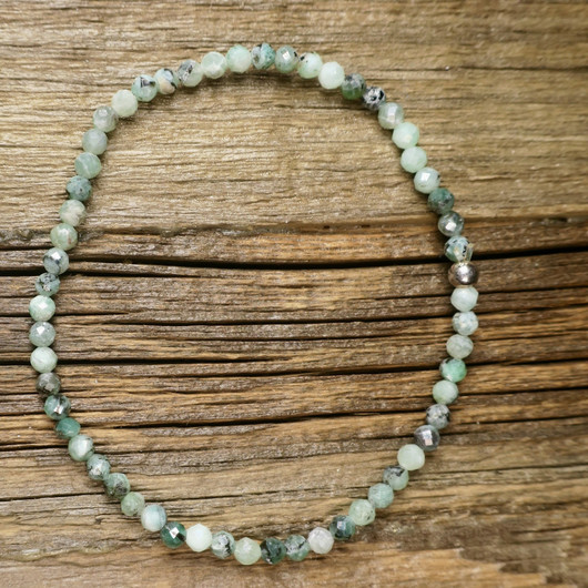 Rannekoru smaragdi viistehiottu 3mm, 17cm ranteeseen