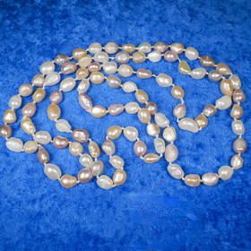 Helmet makeanvedenhelmet 120cm pitkät solmitut, erisävyisiä helmiä MH1