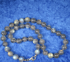 Helmet labradoriitti 10mm solmitut 47cm SYLVI