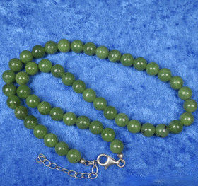 Helmet nefriitti 10mm, 48cm, hopealukko