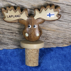 Viinipullonkorkki hirvi, sarvissa Suomen lippu ja Lapland