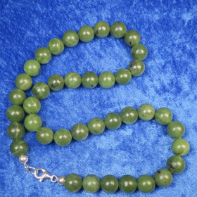 Kaulahelmet nefriitti 42cm, 10mm