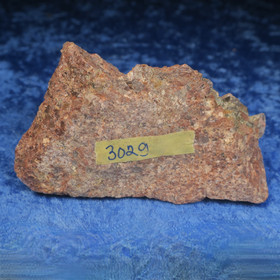 Kalimaasälpä ja savukvartsi  302g 95x55x50mm Uhlu Suomi Hi156R