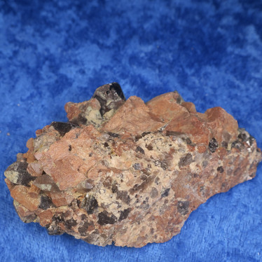 Kalimaasälpä ja savukvartsi 134g 95x60x20mm  Uhlu Suomi Hi156R