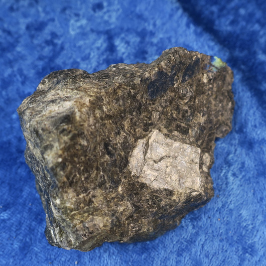 Spektroliitti raaka 222g 85x55x50mm Ylämaa Suomi Hi53S