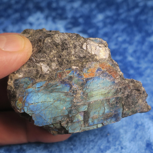 Spektroliitti raaka 222g 85x55x50mm Ylämaa Suomi Hi53S