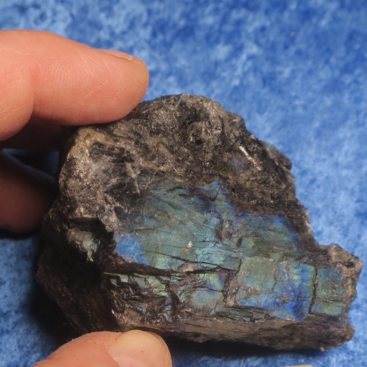 Spektroliitti raaka 222g 85x55x50mm Ylämaa Suomi Hi53S