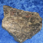 Spektroliitti raaka, sis granaattia 191g 80x65x40mm Ylämaa Suomi Hi53S