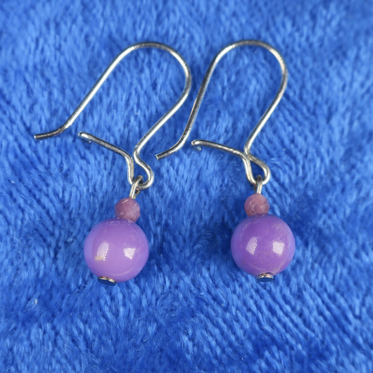 Korvakorut fosfosideriitti 6mm ja viistehiottu turmaliini rubelliitti