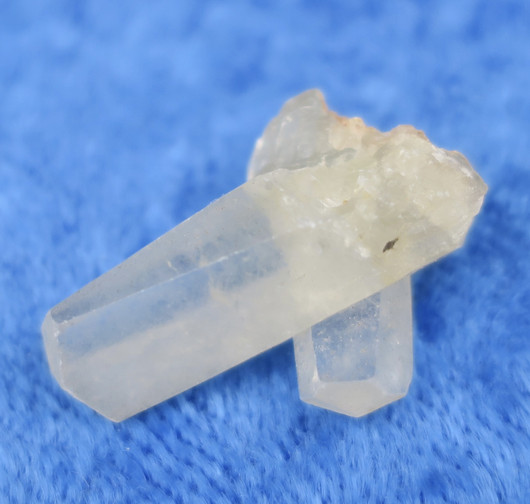  Kalsiitti keltainen 2 kidettä 22mm 2,7g Hi151c