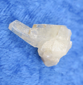 Kalsiitti keltainen kide 20mm 3,1g Suomi Hi151d 