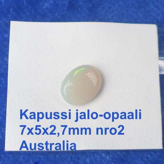 Kapussi jalo-opaali Australiasta. Koko näkyy valikon kuvassa.