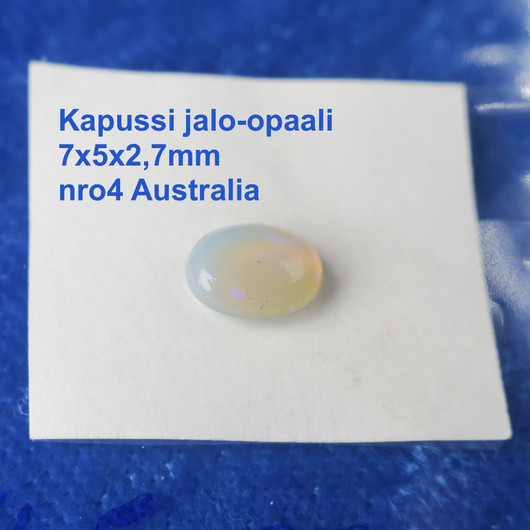 Kapussi jalo-opaali Australiasta. Koko näkyy valikon kuvassa.