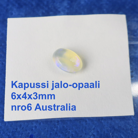 Kapussi jalo-opaali Australiasta. Koko näkyy valikon kuvassa.