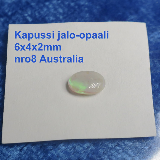 Kapussi jalo-opaali Australiasta. Koko näkyy valikon kuvassa.