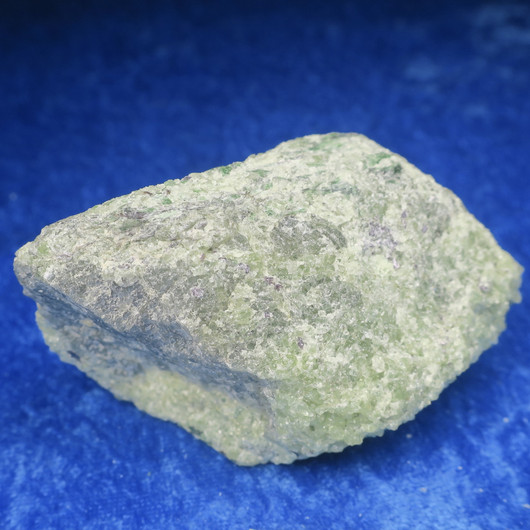 Peridootti oliviini 237g 60x50x45mm