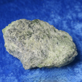 Peridootti oliviini raaka 88,9g 60x40x35mm Norja Hi159