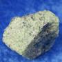 Peridootti oliviini raaka 88g 45x40x25mm, lepidoliittia Norja Hi159