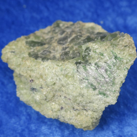 Peridootti oliviini raaka 103g 60x40x30mm  Norja Hi159