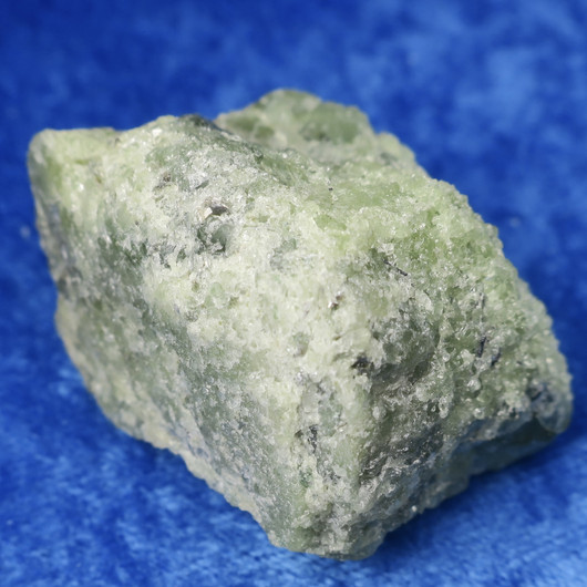 Peridootti oliviini raaka 62g 40x35x25mm Norja Hi159