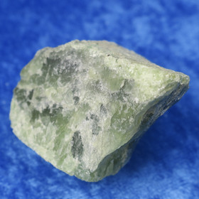 Peridootti oliviini raaka 51g 35x25x25mm  Norja Hi159
