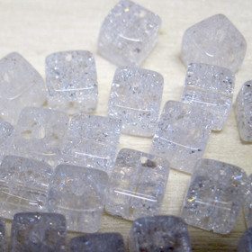 Vuorikide särötetty ice-jää 9mm kuution mallinen irtohelmi