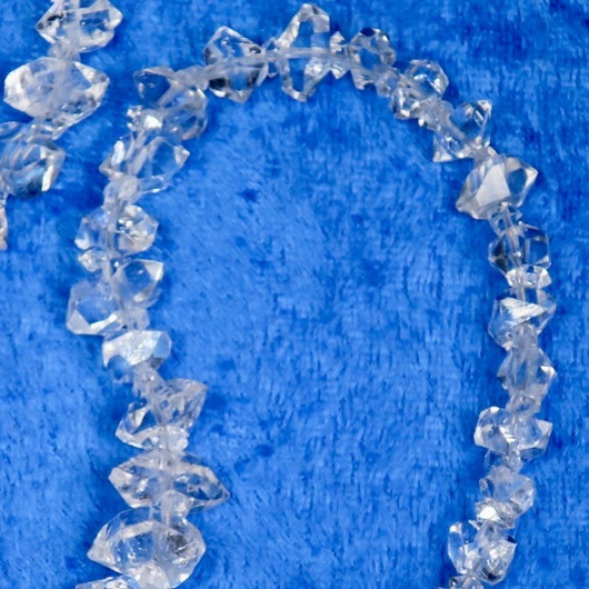 Herkimer kaksikärkinen vuorikide n. 7mm irtohelmi